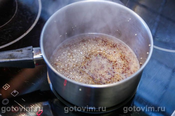 Поке из киноа с куриной грудкой, авокадо и бобами эдамаме
