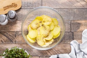 Картофельные чипсы в духовке без масла