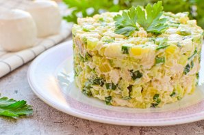 Салат с треской и огурцом Салат с треской и огурцом