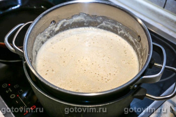 Толстые блины на сухих дрожжах со сливочным маслом