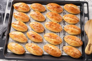 Печеные пирожки на кефире