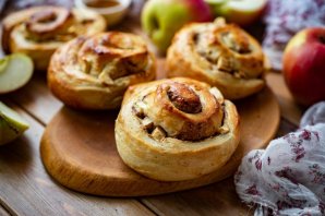 Булочки с яблоком и корицей из дрожжевого теста Булочки с яблоком и корицей из дрожжевого теста