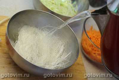 Свинина Тхабо в кокосовом молоке с овощами и рисовой лапшой Свинина Тхабо в кокосовом молоке с овощами и рисовой лапшой