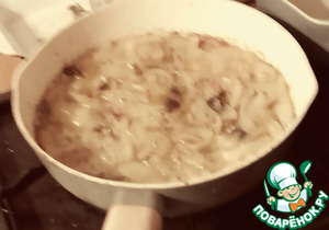 Пироги с анчоусами и луком