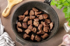 Гуляш с гречкой Гуляш с гречкой