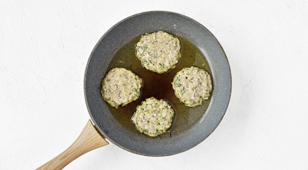 Оладьи из кабачков быстро, пошаговый рецепт с фото Оладьи из кабачков быстро, пошаговый рецепт с фото