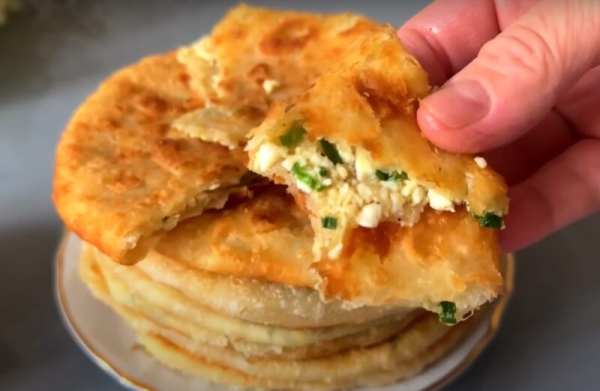 Так готовят только в Турции. Невероятно вкусные лепешки с луком и яйцом: покоряют сразу Так готовят только в Турции. Невероятно вкусные лепешки с луком и яйцом: покоряют сразу