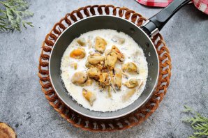 Мидии без раковин в сливочном соусе в духовке Мидии без раковин в сливочном соусе в духовке