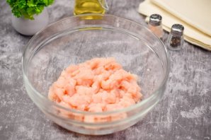 Рубленые котлеты в панировочных сухарях на сковороде Рубленые котлеты в панировочных сухарях на сковороде