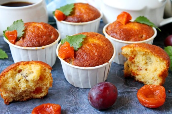 Миниатюрные фруктовые кексы с абрикосовым джемом Миниатюрные фруктовые кексы с абрикосовым джемом