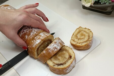 бисквитный рулет с яблоками бисквитный рулет с яблоками