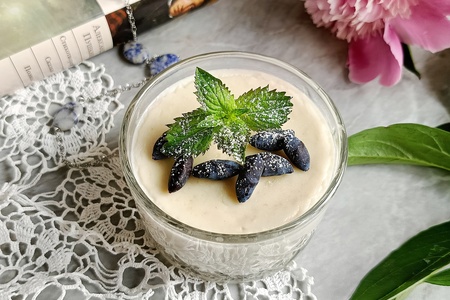 Бланманже из кешью с жимолостью #пушкинкулинар