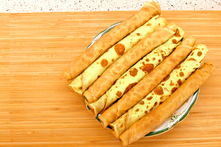 Блины на "тархуне" (или на "коле", или на "дюшесе", или на любом ярком напитке!) Блины на "тархуне" (или на "коле", или на "дюшесе", или на любом ярком напитке!)