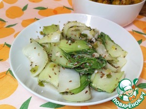 Бок-чой с зелёным луком и кунжутом
