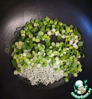 Бок-чой с зелёным луком и кунжутом