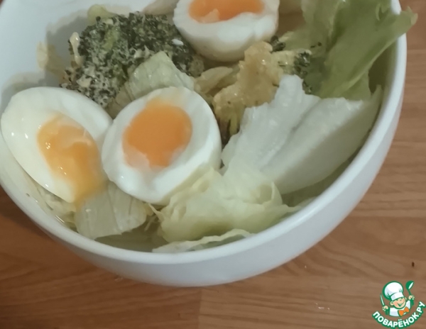 Брокколи в соусе коронэйшн с яйцами Брокколи в соусе коронэйшн с яйцами