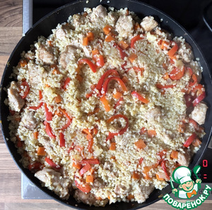 Булгур с куриной грудкой и овощами