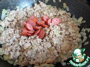 Бургер "Неряха Джо" с копчёными колбасками Бургер "Неряха Джо" с копчёными колбасками