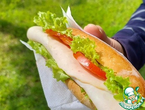 Бутерброд "Хот-дог" с холодным кофе Бутерброд "Хот-дог" с холодным кофе