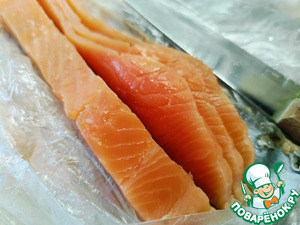 Бутерброд с форелью и яйцом