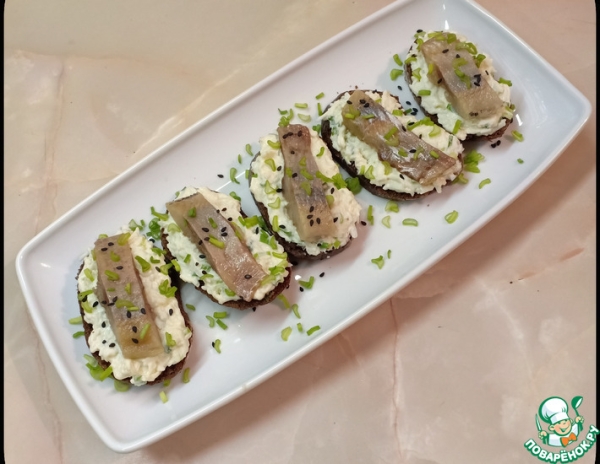 Бутерброды с яйцом и сельдью Бутерброды с яйцом и сельдью