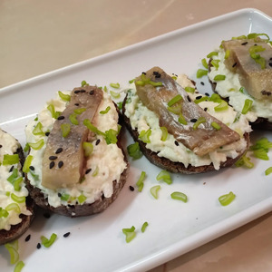 Бутерброды с яйцом и сельдью Бутерброды с яйцом и сельдью