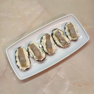 Бутерброды с яйцом и сельдью Бутерброды с яйцом и сельдью