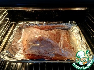 Буженина "Инди" с клюквенно-горчичным соусом Буженина "Инди" с клюквенно-горчичным соусом