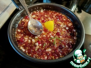 Буженина "Инди" с клюквенно-горчичным соусом Буженина "Инди" с клюквенно-горчичным соусом