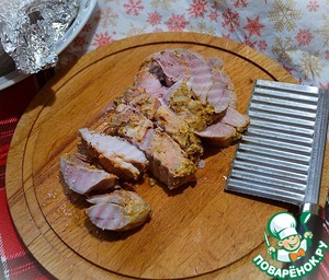 Буженина из индейки в соусе