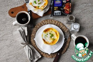 Быстрые чашки с яйцом и сыром Быстрые чашки с яйцом и сыром