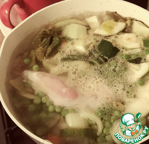 Быстрый куриный суп с овощами, лаймом