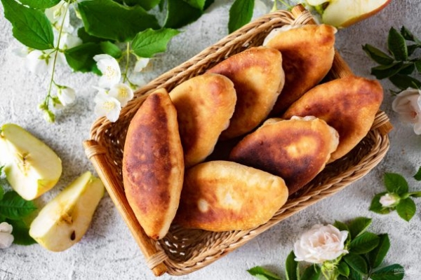 Пирожки с яблоками жареные Пирожки с яблоками жареные