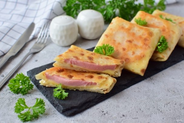 Конвертики с ветчиной и сыром Конвертики с ветчиной и сыром