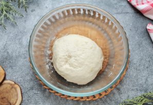 Фокачча с пармезаном и розмарином Фокачча с пармезаном и розмарином