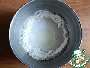 Маковые булочки с протёртой черникой