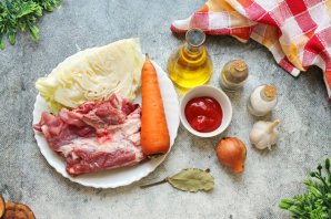 Капуста со свининой