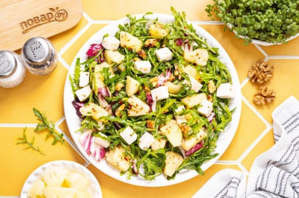 Салат с ананасом и сыром