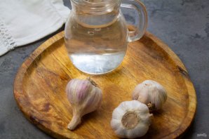 Настойка чеснока на спирту Настойка чеснока на спирту