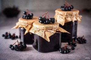 Черноплодная рябина протертая с сахаром Черноплодная рябина протертая с сахаром