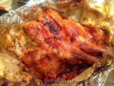 Курица в духовке, запеченная с острой перечной пастой Курица в духовке, запеченная с острой перечной пастой