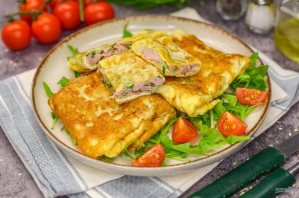 Яичные конвертики с сыром и ветчиной