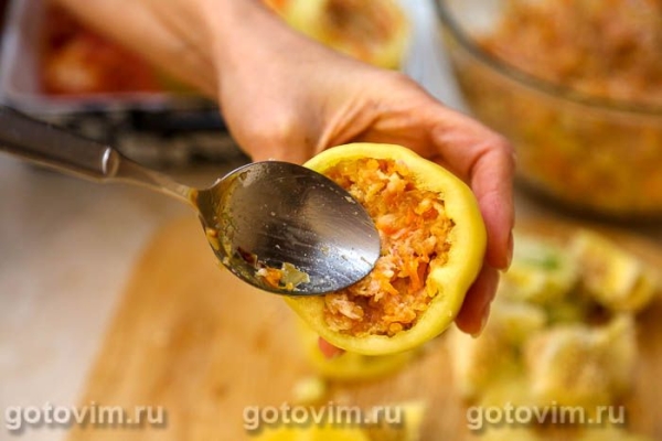 Фаршированные перцы с мясом и булгуром в духовке