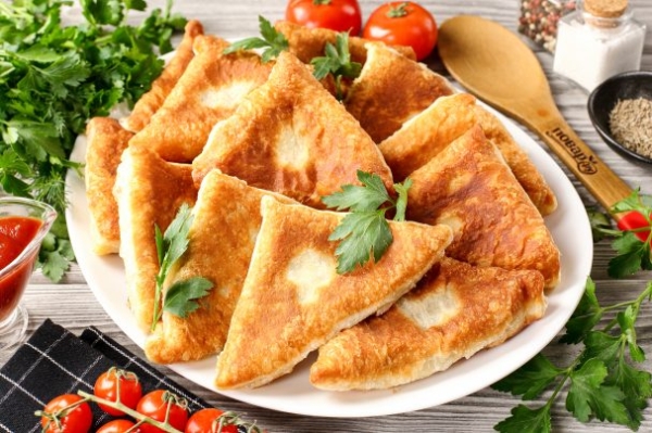 Жареная слоёная самса с мясом Жареная слоёная самса с мясом