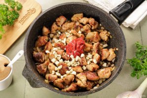 Гуляш с макаронами Гуляш с макаронами