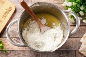 Торт из профитролей со сметанным кремом