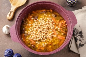 Плов с нутом и рисом Плов с нутом и рисом