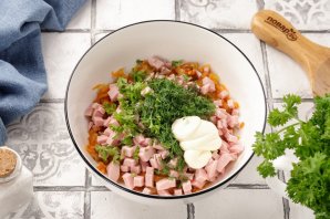 Салат "Обжорка" с колбасой Салат "Обжорка" с колбасой