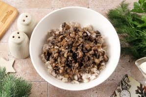 Новогодний салат "Варежка" на год Змеи Новогодний салат "Варежка" на год Змеи