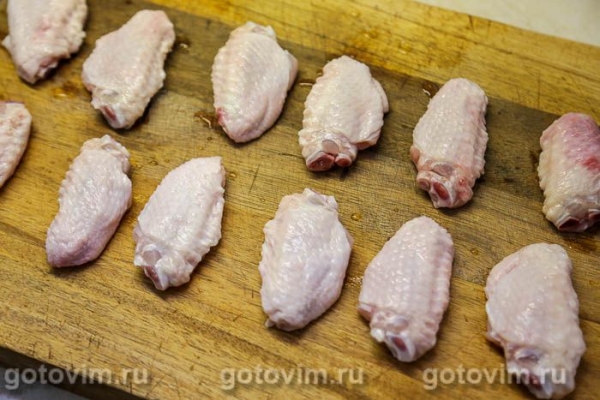 Куриные крылышки в маринаде с чили и сладким перцем Куриные крылышки в маринаде с чили и сладким перцем